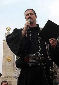 Budaházy tüntet
