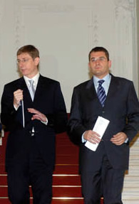 Szerintük a politikai ellenfél elleni harcban a szegény ember megnyomorítása sem túl nagy ár.