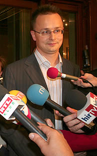 Szijjártó még saját magán is megmosolyogja!