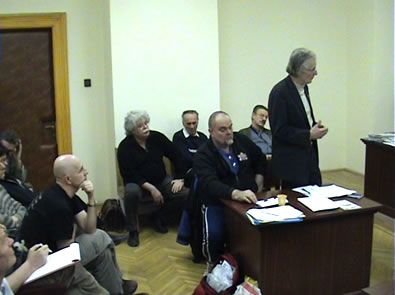 Mindenki tárgyal