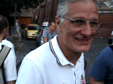 Gonda köszön