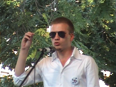 Digó potyolínó antifa háborog
