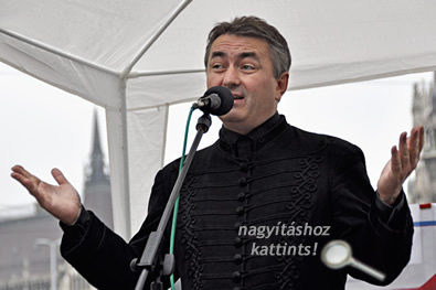 Hegedűs Lóránt beszél